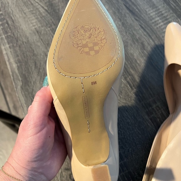 Vince Camuto Nude D’Orsay Pointed Toe Heels – Size 8M​ - Picture 3 of 9